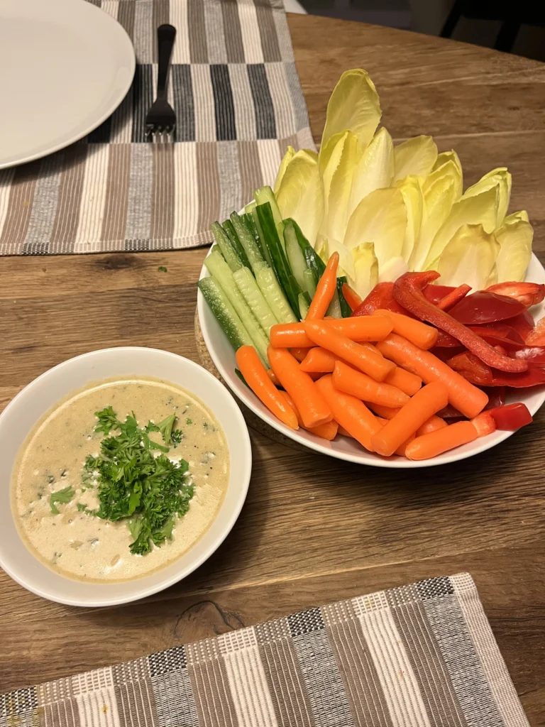 Crudités met Bagna Cauda op schaaltjes