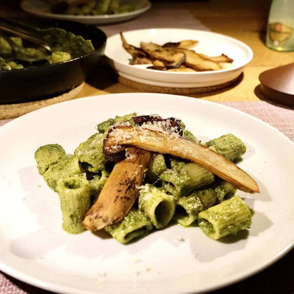 Pasta pesto met koningsoesterzwam