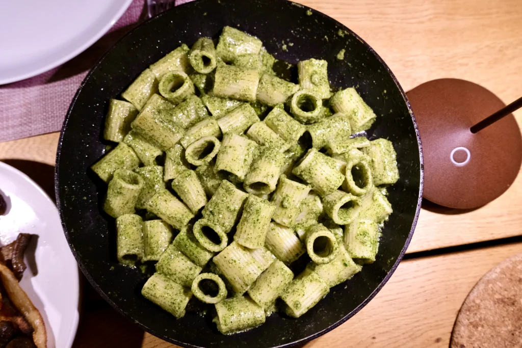 Pesto Rucola Walnoot in pan