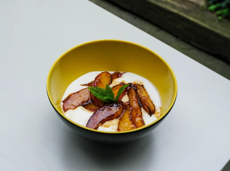 Yoghurt met Nectarines en Munt